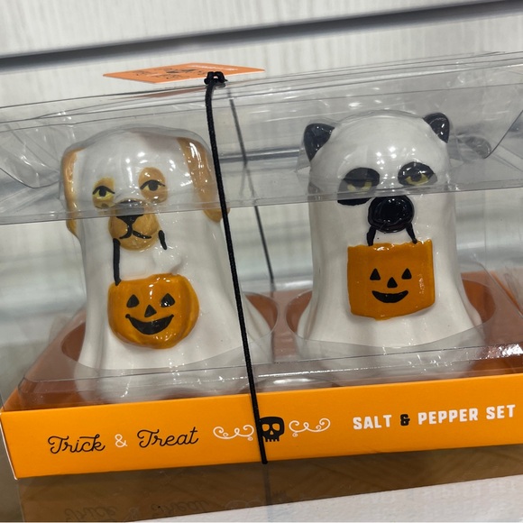 Halloween Ghost Cat & Dog Trick or Treat Ceramic Salt & Pepper Shakers NWT - Picture 2 of 3